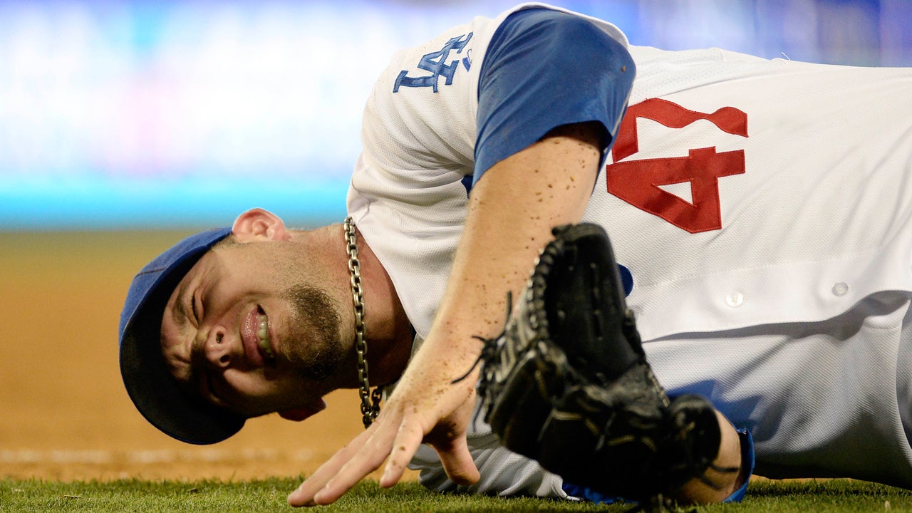 Dodgers fall to Cubs in injury-filled night